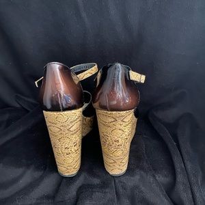 Women’s brown platform shoes size 6 1/2